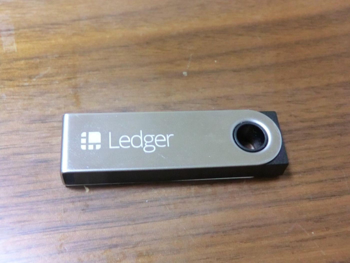 Ledger Nano S - Hard Wallet - Cold Storage for Cryptocurrency 01