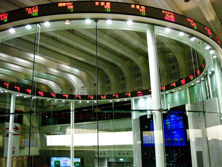 Risk Management Hedging Volatility for Crypto Bettors